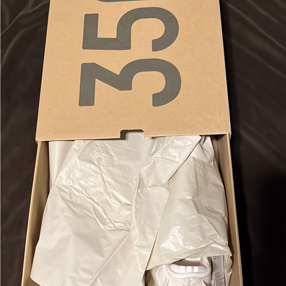 Yeezy Boost 350 v2 bone - Picture 3 of 7